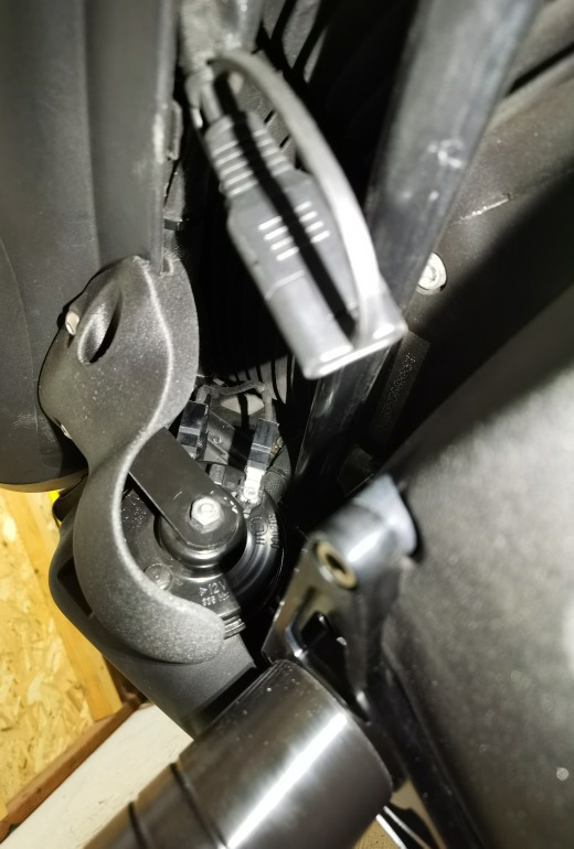 喇叭罩安装 +T-Rex 车架滑块左侧缩略图